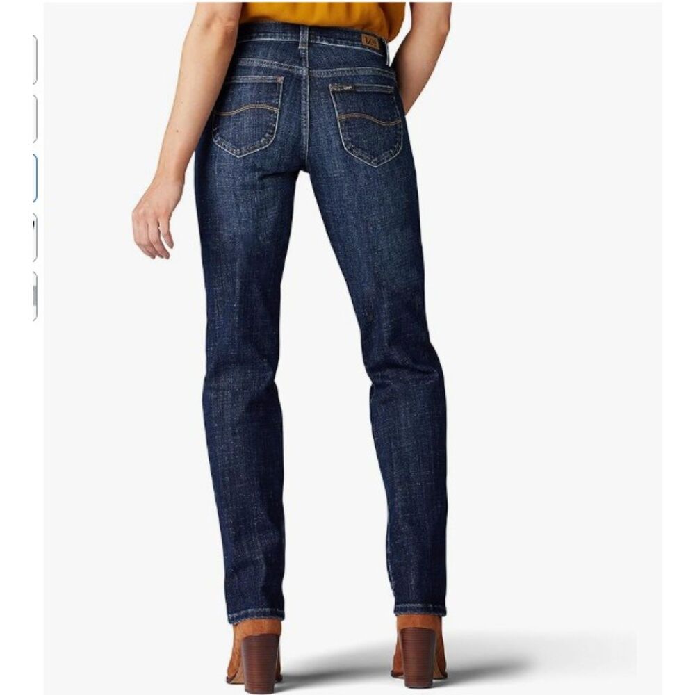 NWT Lee Women's Relaxed Fit Straight Leg Jean Mid Rise 16 Short Bewitched Blue - Picture 2 of 9
